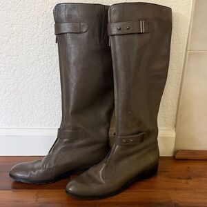 Great Condition Joan & David Medium Gray Knee High Boots - Cjzipit